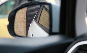 四輪車と二輪車の死角