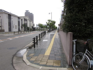 大阪堺市 見通しの悪い交差点