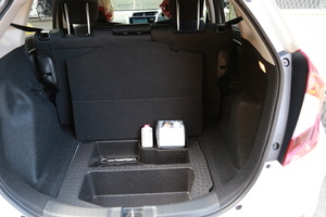 トランク内応急修理用キット